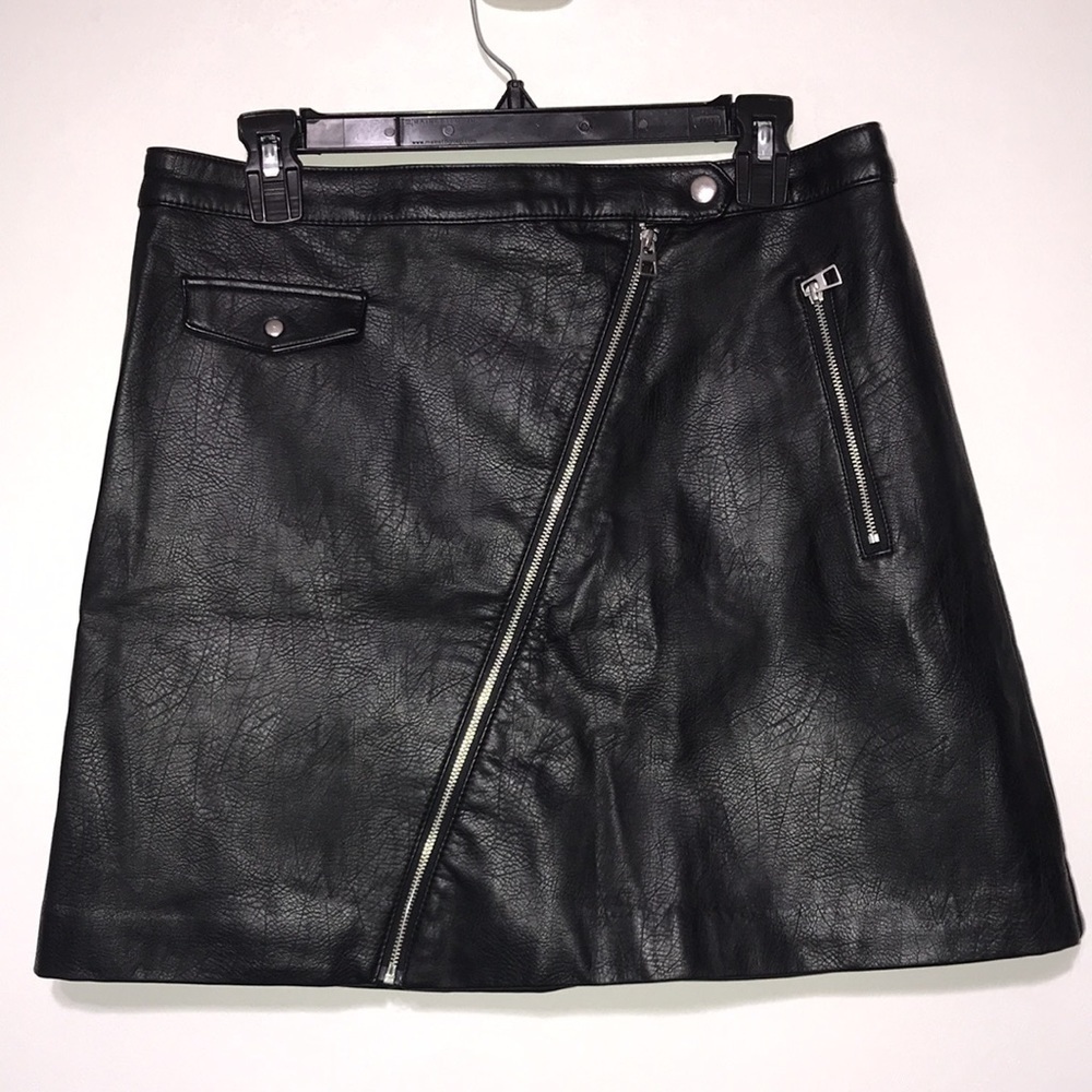 H&M Divided Vegan Leather Skirt Black Size 10